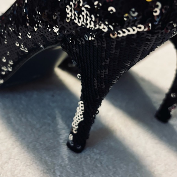 Almost Brand New Heels By White House / Black Market - Size 8 M - Box 50 - Picture 5 of 9